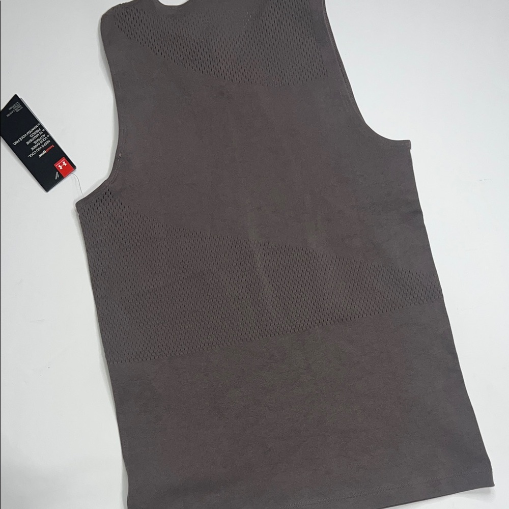 Under Armour Tank Top Women’s size Small - Picture 7 of 8